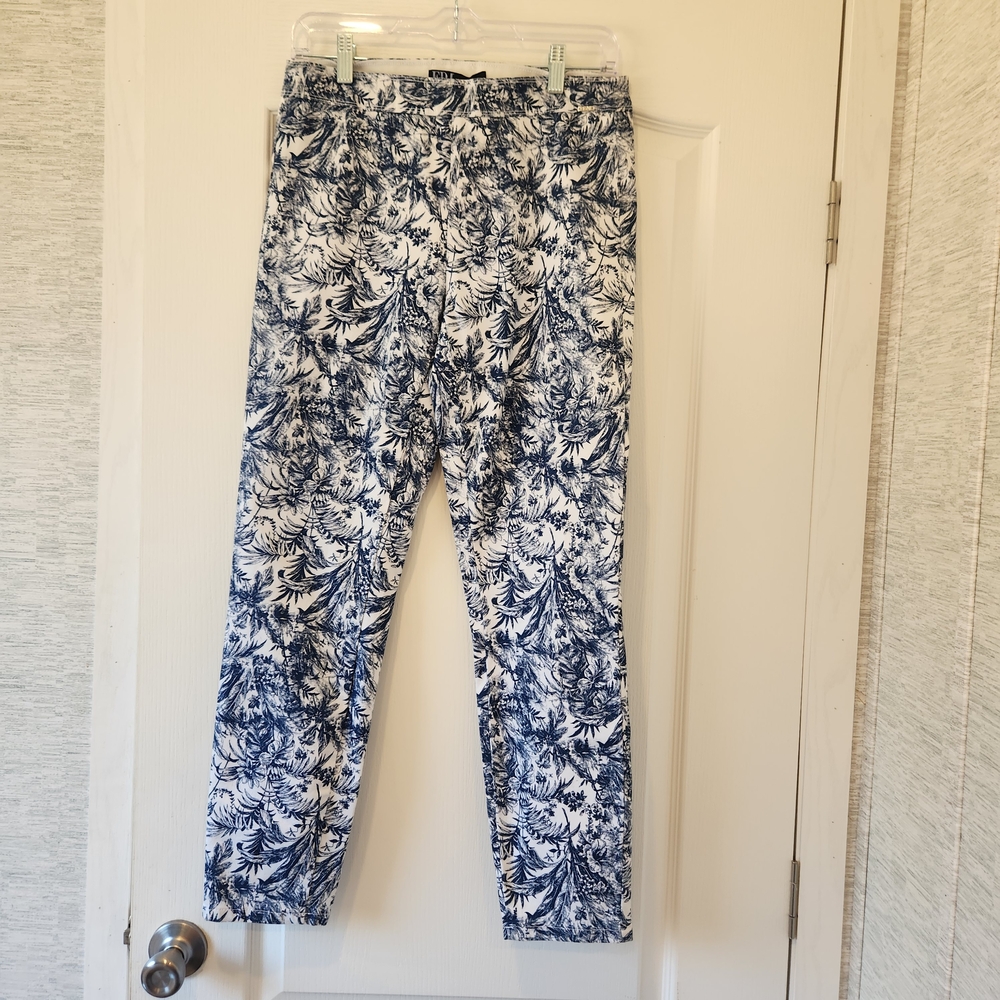 FDJ Women's Blue and White Patterned Pants Size 6 BNWT